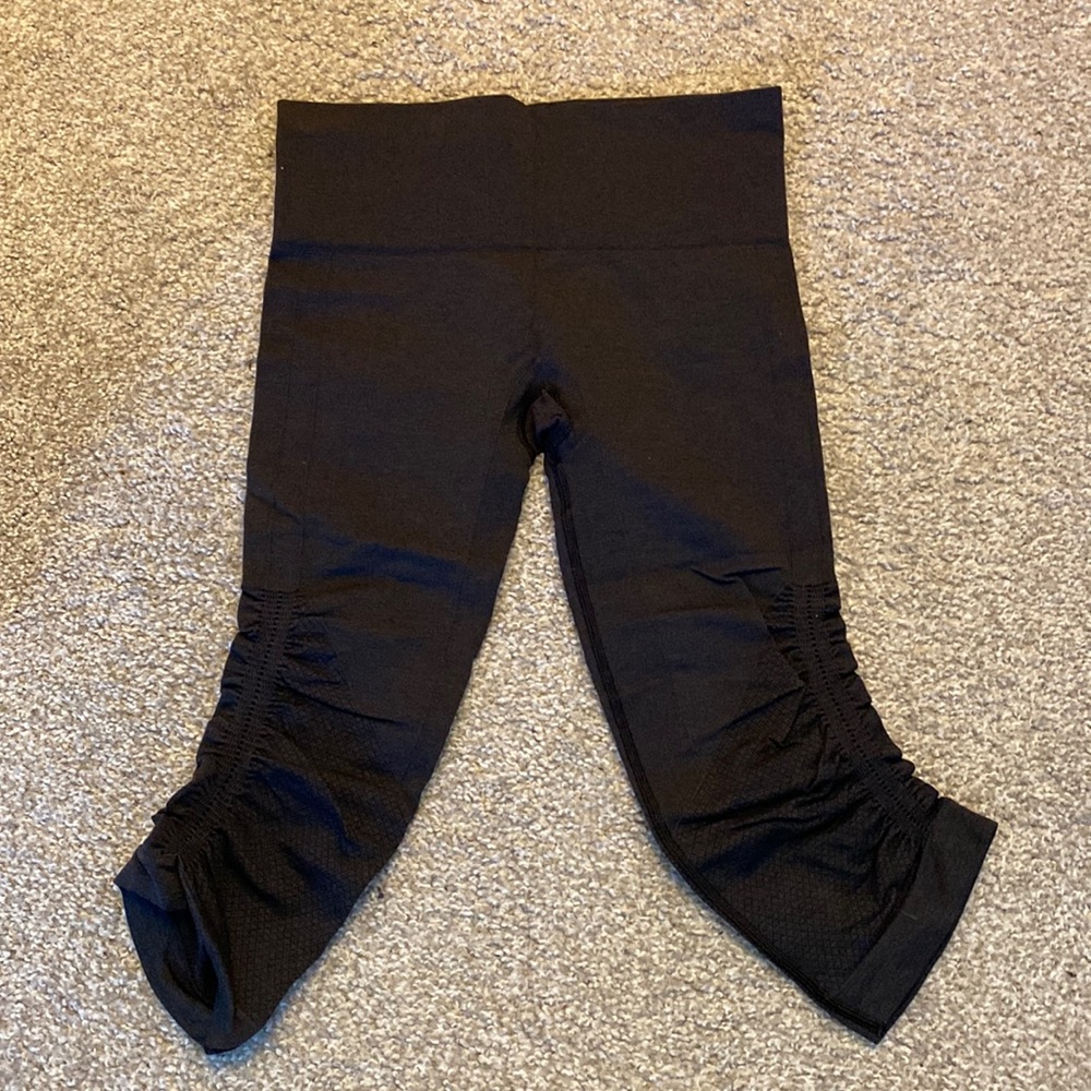 Lululemon Ebb and Flow leggings size 6